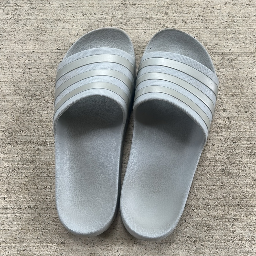 Adidas slides. Men’s eight or women’s 9.5. - Picture 2 of 4